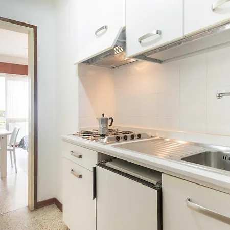 Apartamento Homely And Cozy Close To The