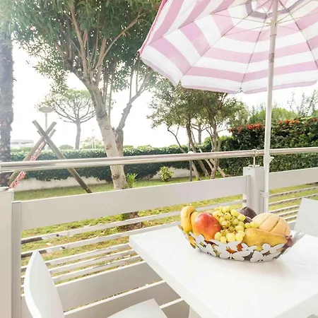 Homely And Cozy Close To The * リニャーノ・サッビアドーロ